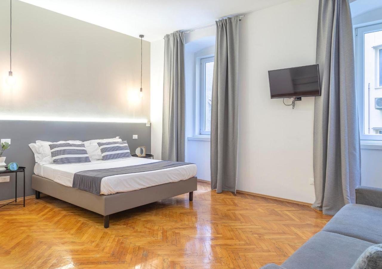 Elegante Appartamento Vicino Alla Stazione - Grey Trieste Exterior photo